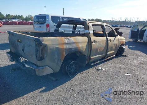 2018 Toyota Tundra Sr5 5.7L V8 z USA, uszkodzony, nr VIN 5TFDW5F1XJX730763